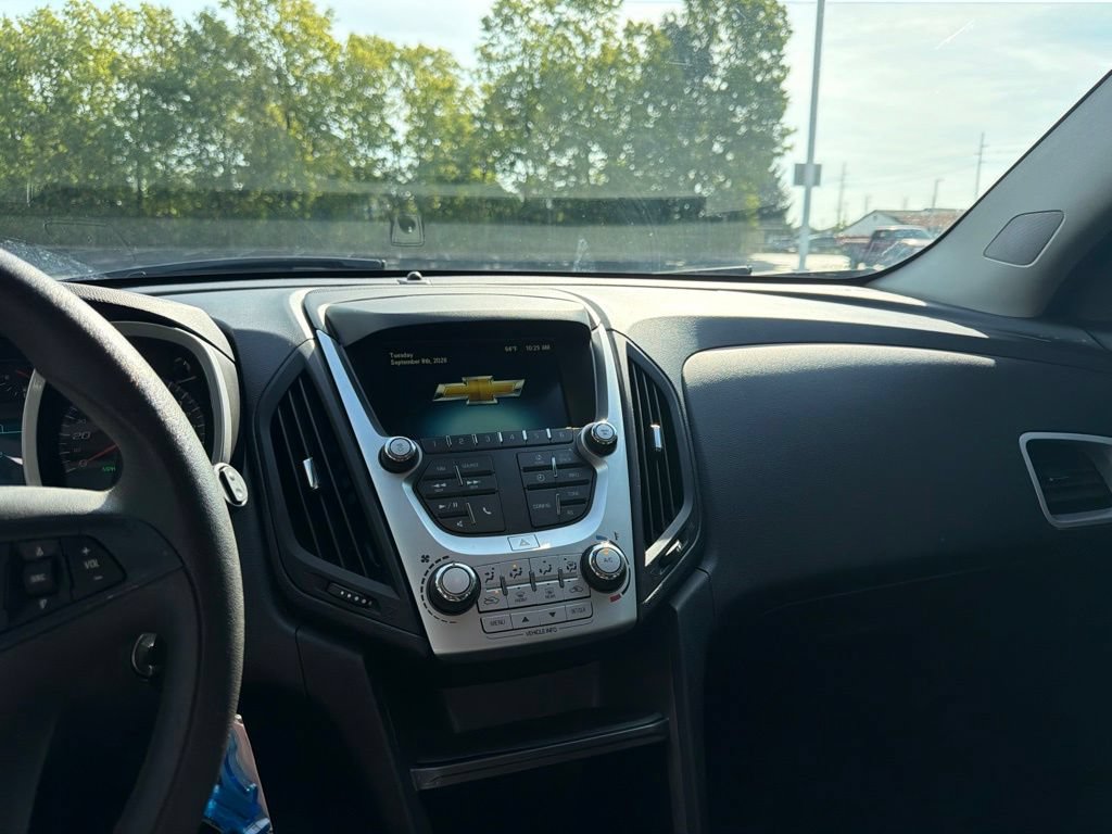 Used 2017 Chevrolet Equinox LS FWD image 14