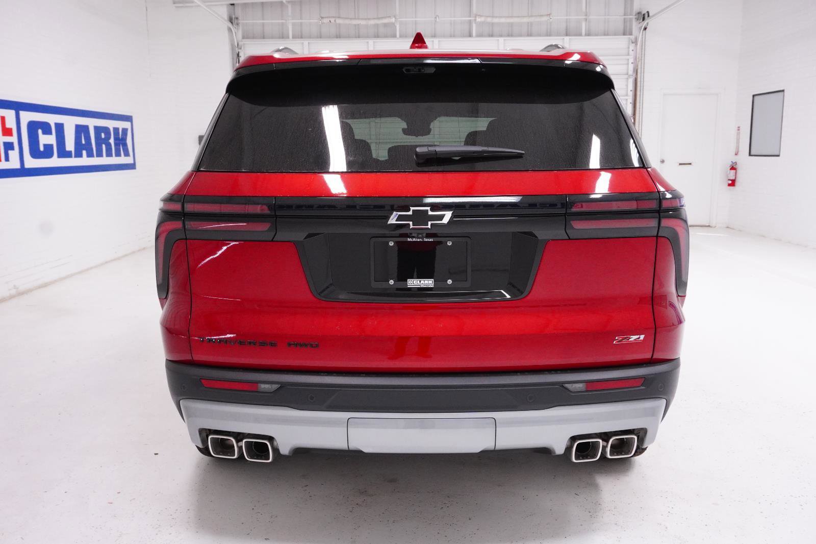 New 2026 Chevrolet Traverse Z71 w/ Enhanced Driving Package AWD/4WD image 6