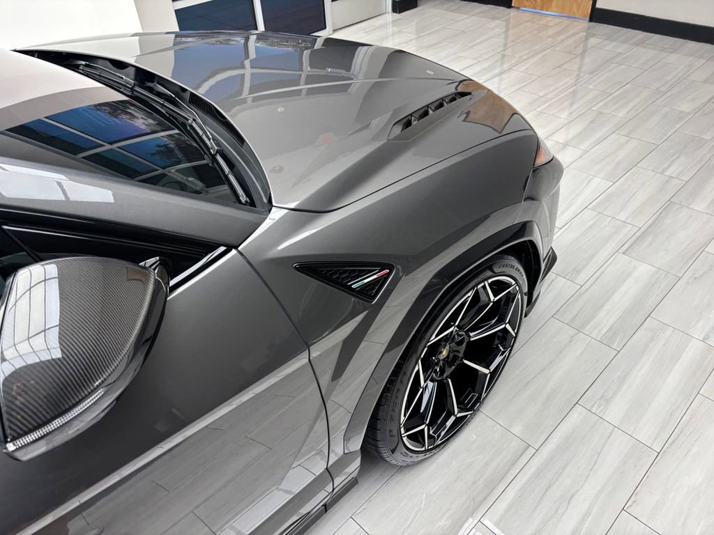 Used 2023 Lamborghini Urus Performante image 45