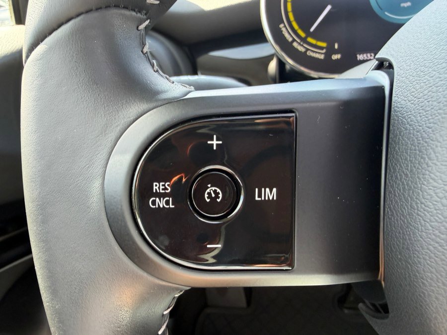 Used 2023 MINI Cooper SE image 16