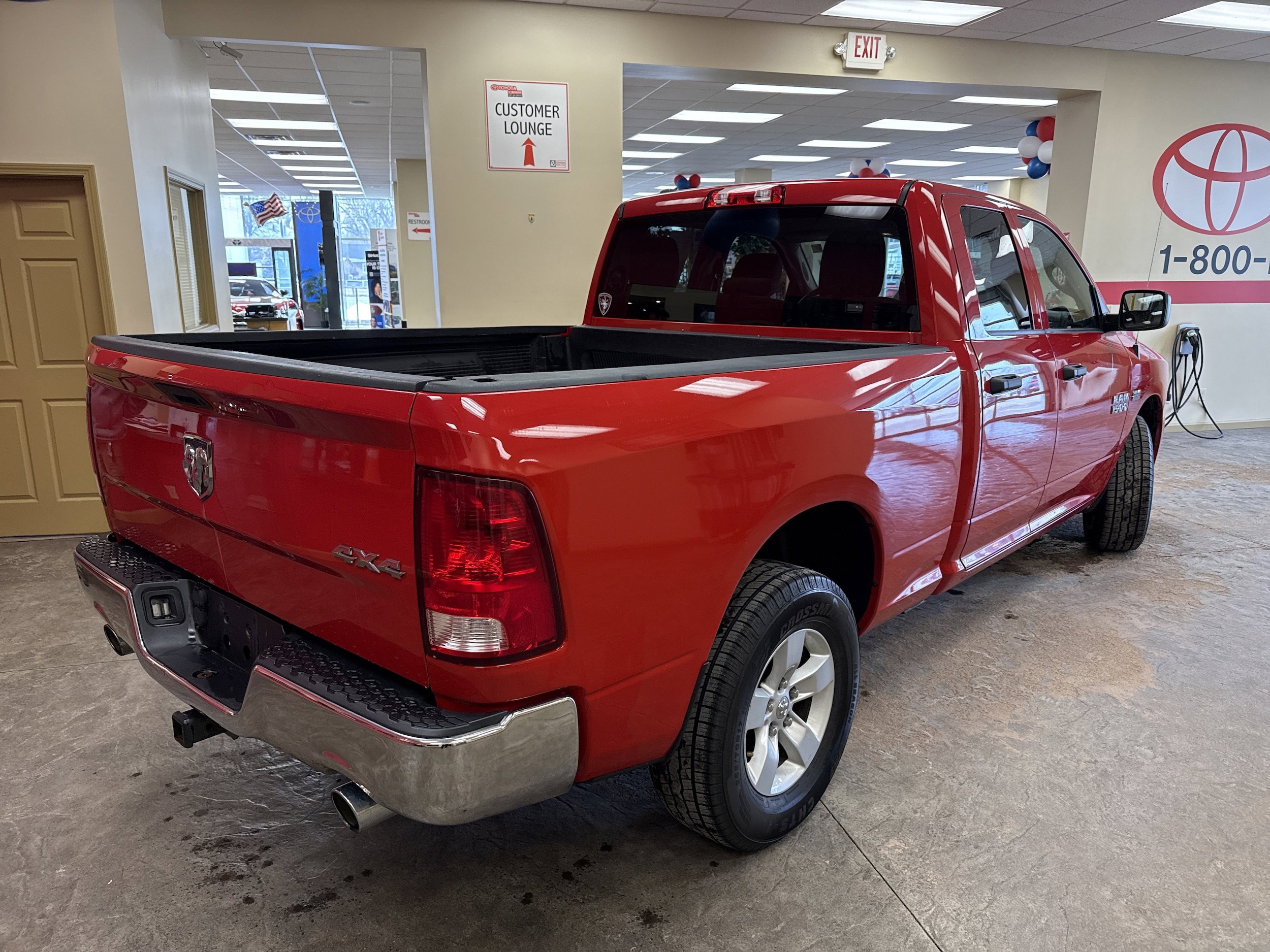 Used 2017 RAM 1500 Express image 10