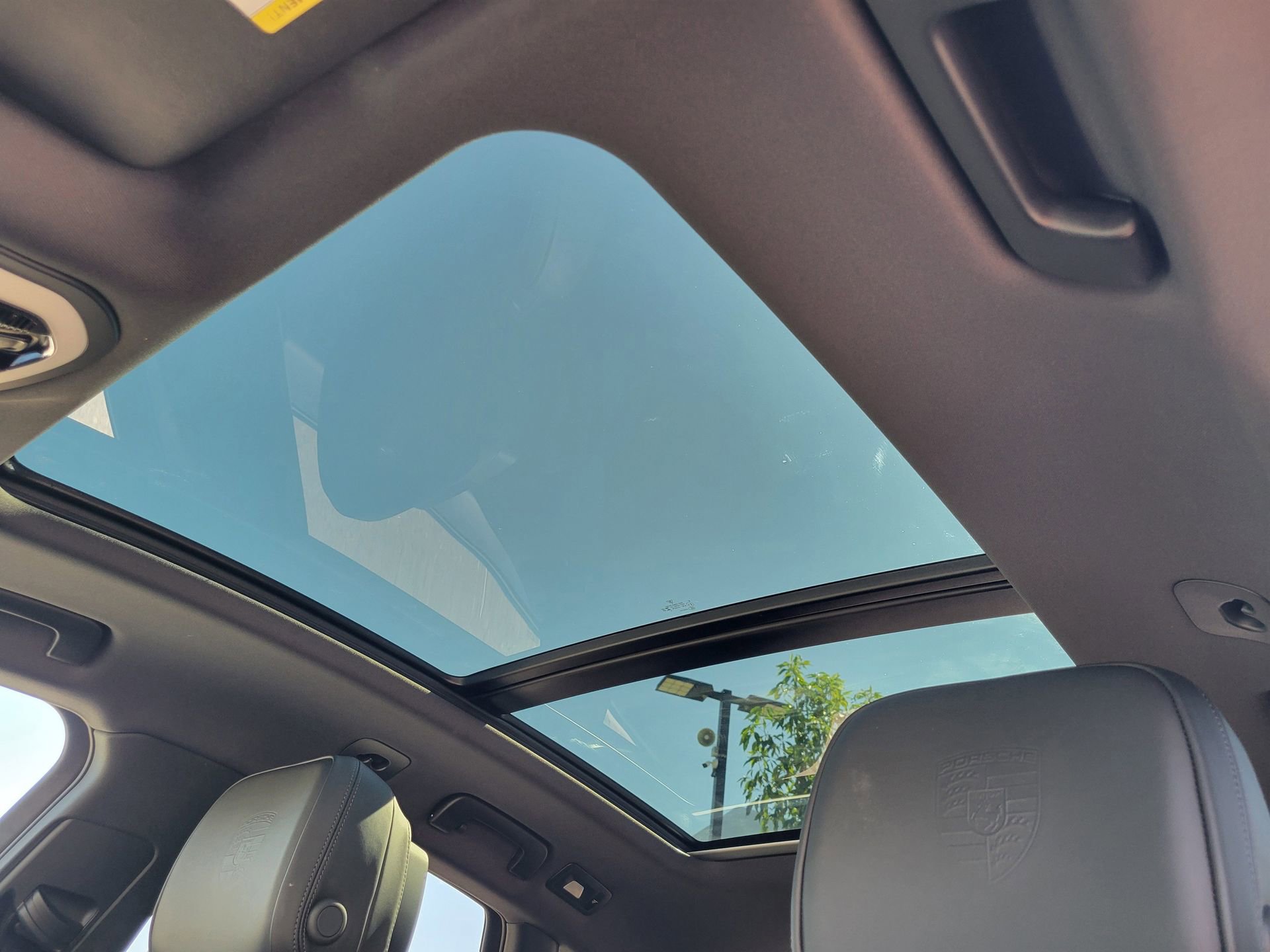 Used 2025 Porsche Macan image 27