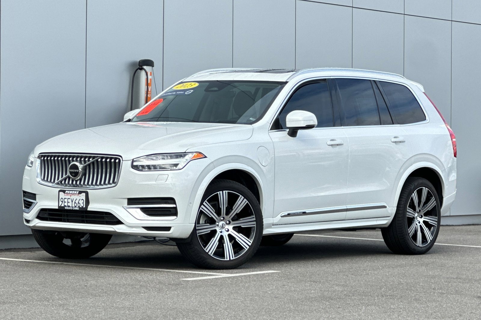 Used 2023 Volvo XC90 T8 Ultimate image 1