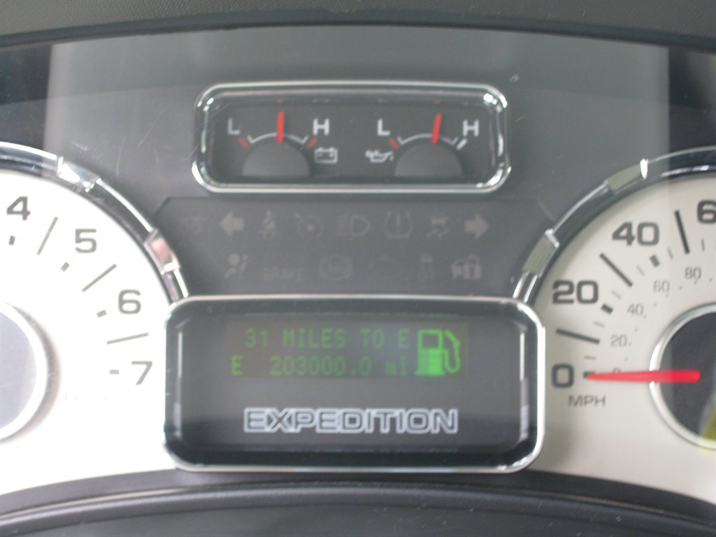 Used 2013 Ford Expedition Limited RWD image 19