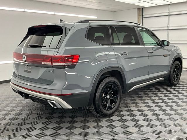 Used 2025 Volkswagen Atlas Peak Edition SE image 24
