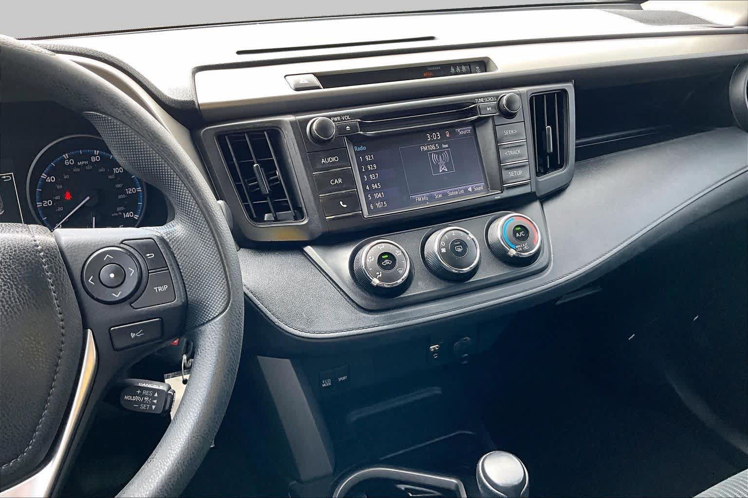 Used 2017 Toyota RAV4 LE FWD image 7