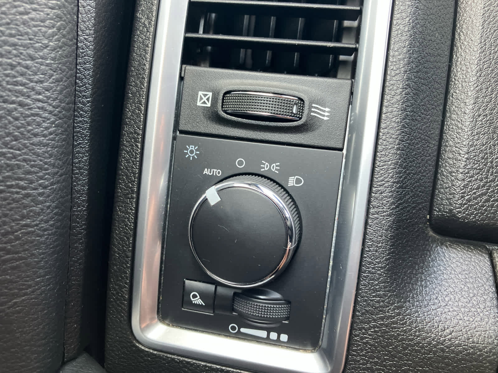 Used 2023 RAM 1500 Classic Warlock image 13