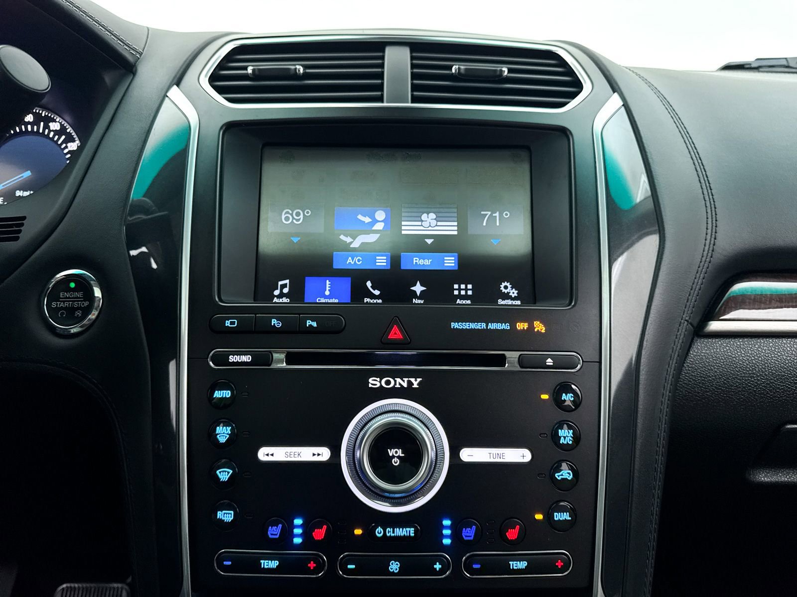 Used 2017 Ford Explorer Platinum image 26