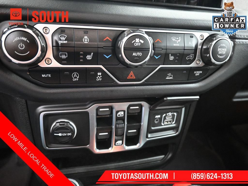 Used 2025 Jeep Wrangler Sahara w/ Technology Group AWD/4WD image 22