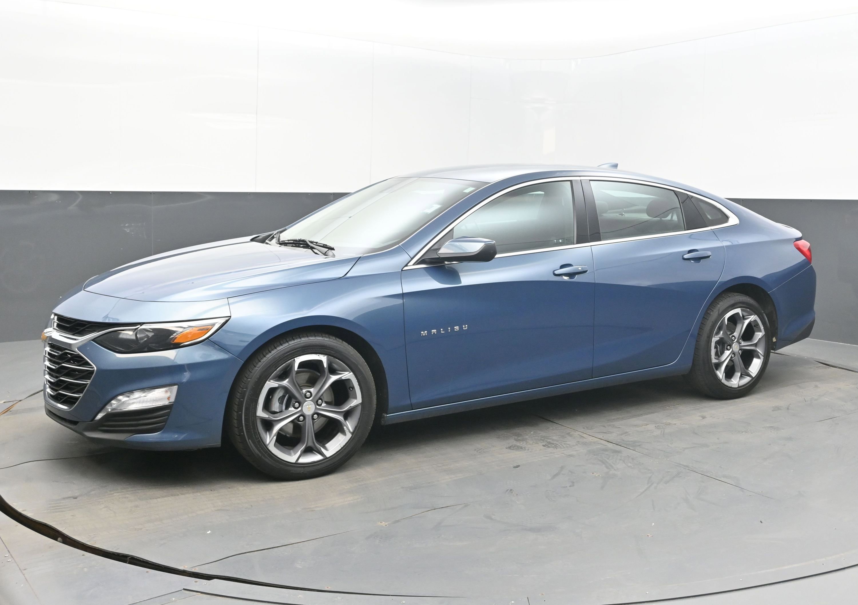 Used 2024 Chevrolet Malibu LT FWD image 5
