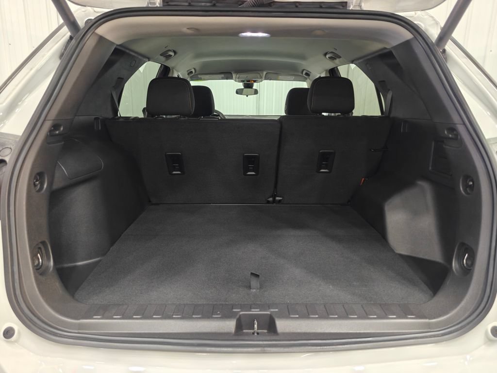 Used 2024 Chevrolet Equinox LT FWD image 26