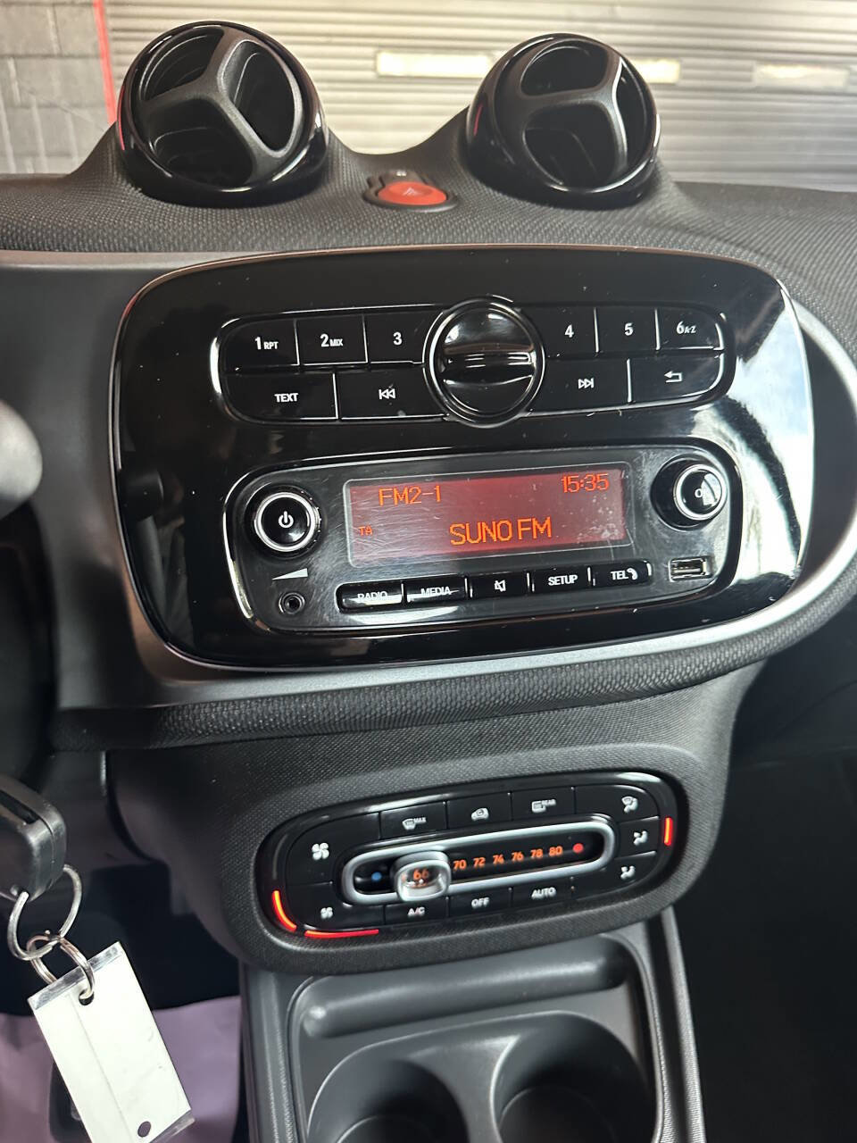 Used 2016 smart fortwo passion image 17