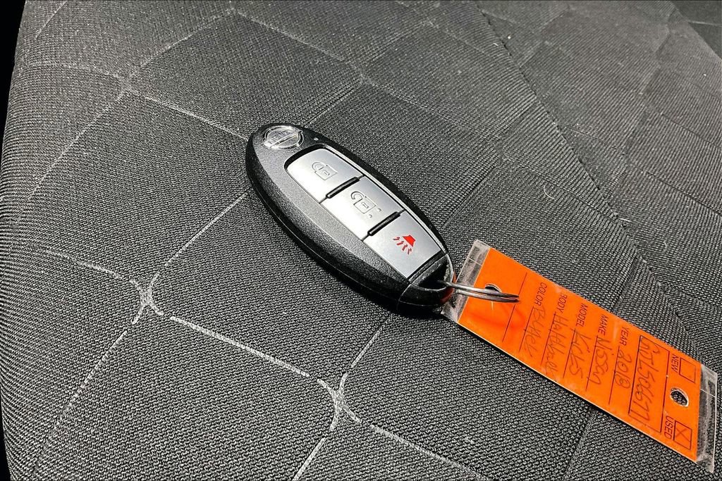 Used 2018 Nissan Kicks S image 13