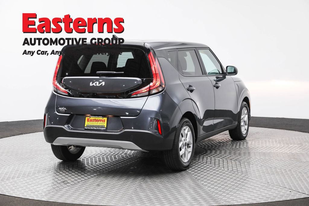 Used 2023 Kia Soul LX w/ LX Technology Package image 5