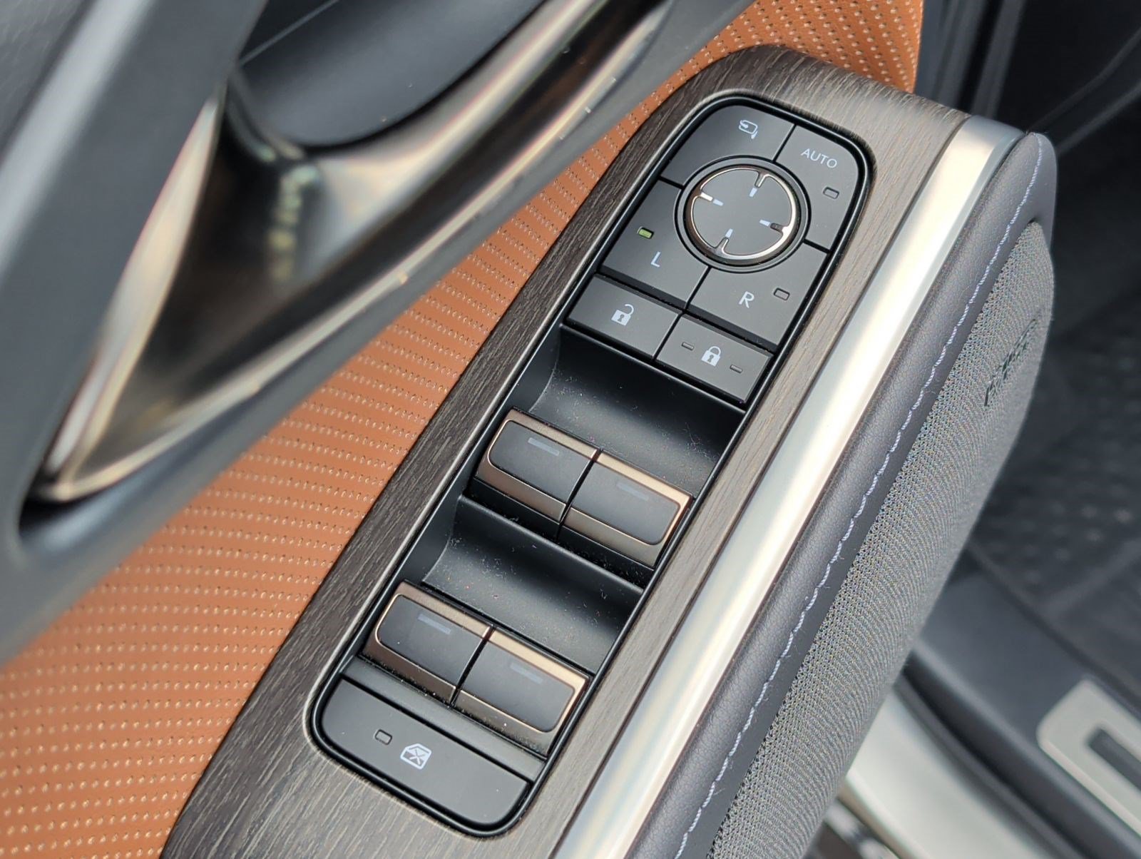 Certified 2025 Lexus GX 550 AWD/4WD image 9