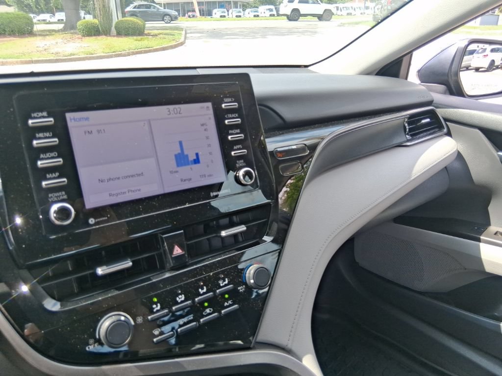 Used 2021 Toyota Camry LE FWD image 15