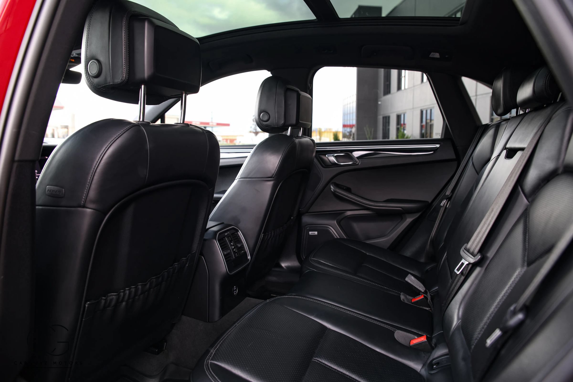 Used 2021 Porsche Macan S AWD/4WD image 25