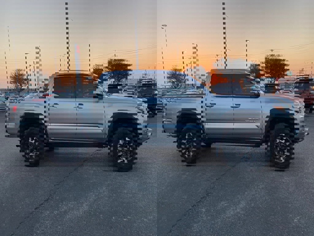 Certified 2023 Toyota Tacoma TRD Off-Road w/ Technology Package image 4