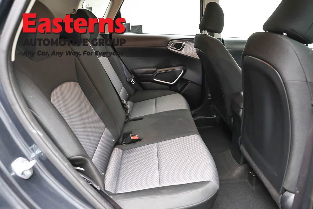 Used 2023 Kia Soul LX w/ LX Technology Package FWD image 23