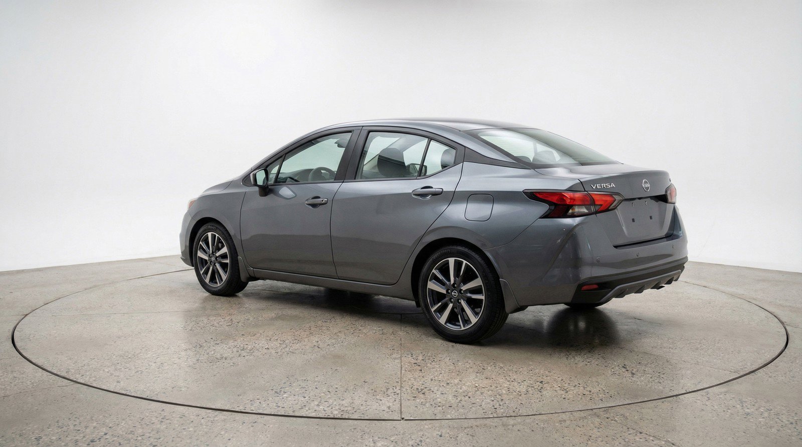 Used 2025 Nissan Versa SV image 6