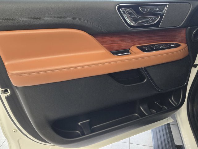 Used 2020 Lincoln Navigator L Reserve image 21
