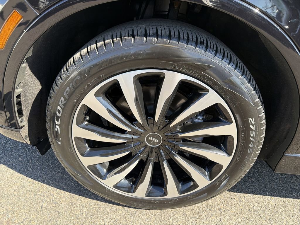 Certified 2023 Lincoln Aviator Black Label Grand Touring image 31