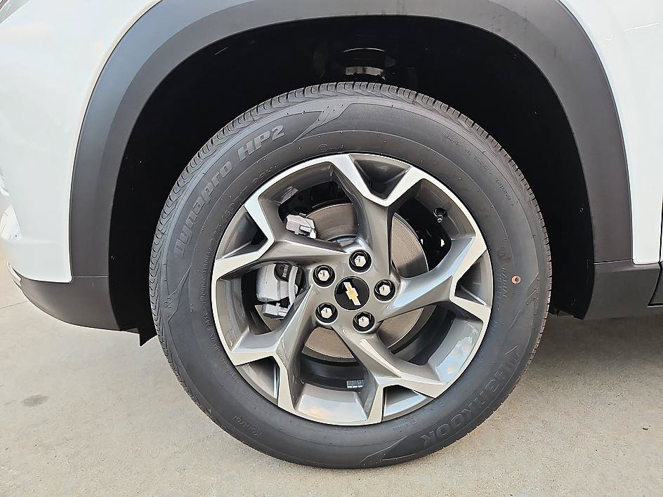 New 2026 Chevrolet Trax LT FWD image 8