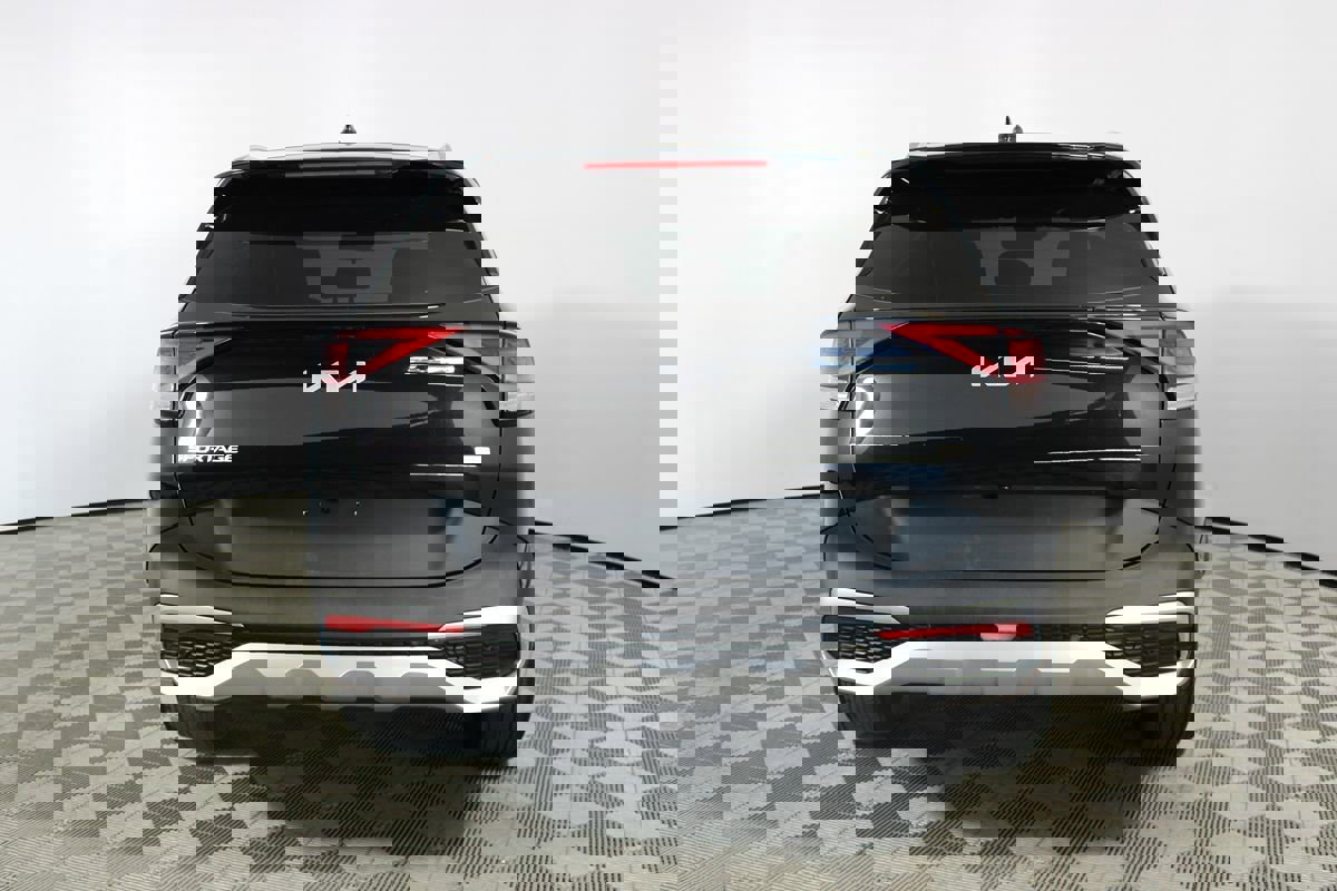 Used 2023 Kia Sportage EX image 31