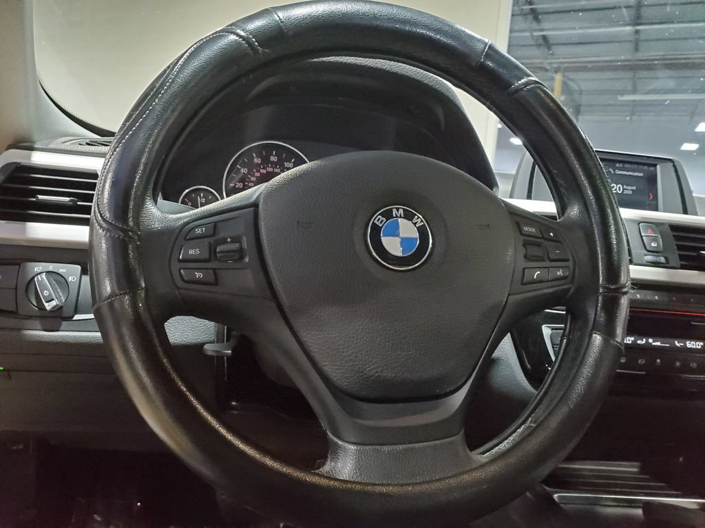 Used 2018 BMW 320i Sedan RWD image 23