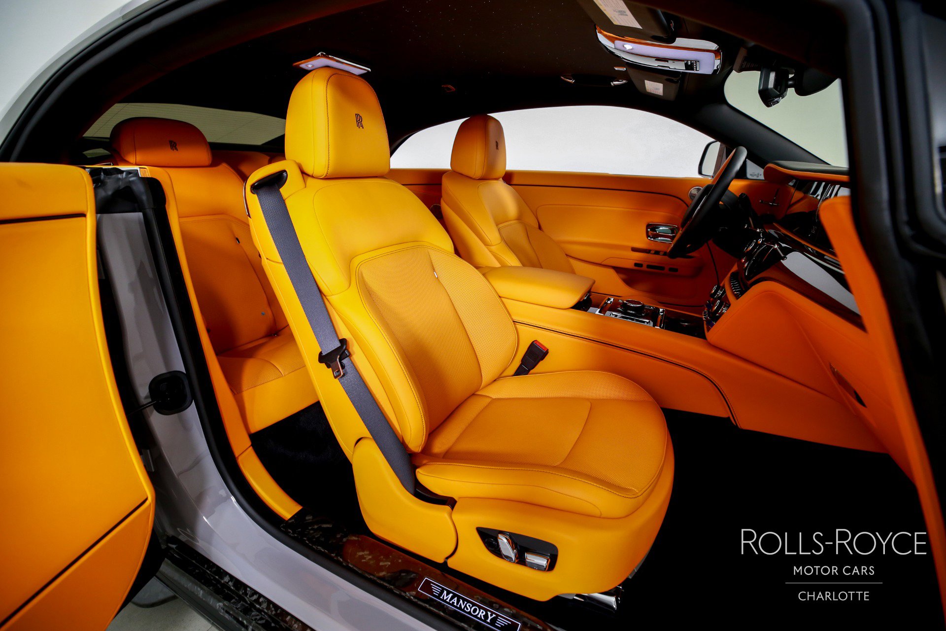 Used 2025 Rolls-Royce Spectre Black Badge w/ Spectre Enhancement Package image 24