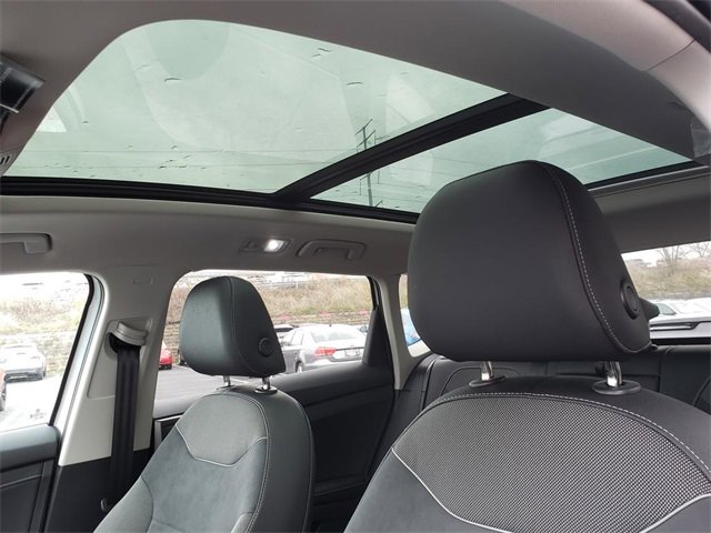 New 2025 Volkswagen Taos SE image 7