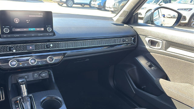 Used 2023 Honda Civic Sport image 25