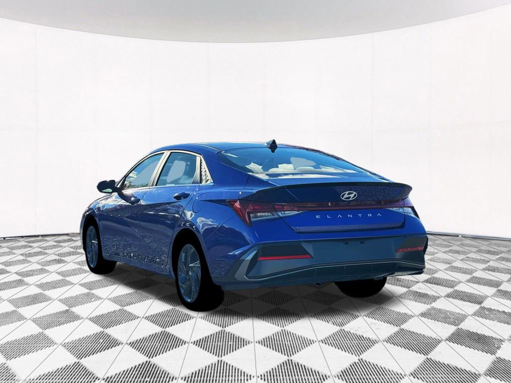 New 2026 Hyundai Elantra SEL Sport Premium FWD image 8