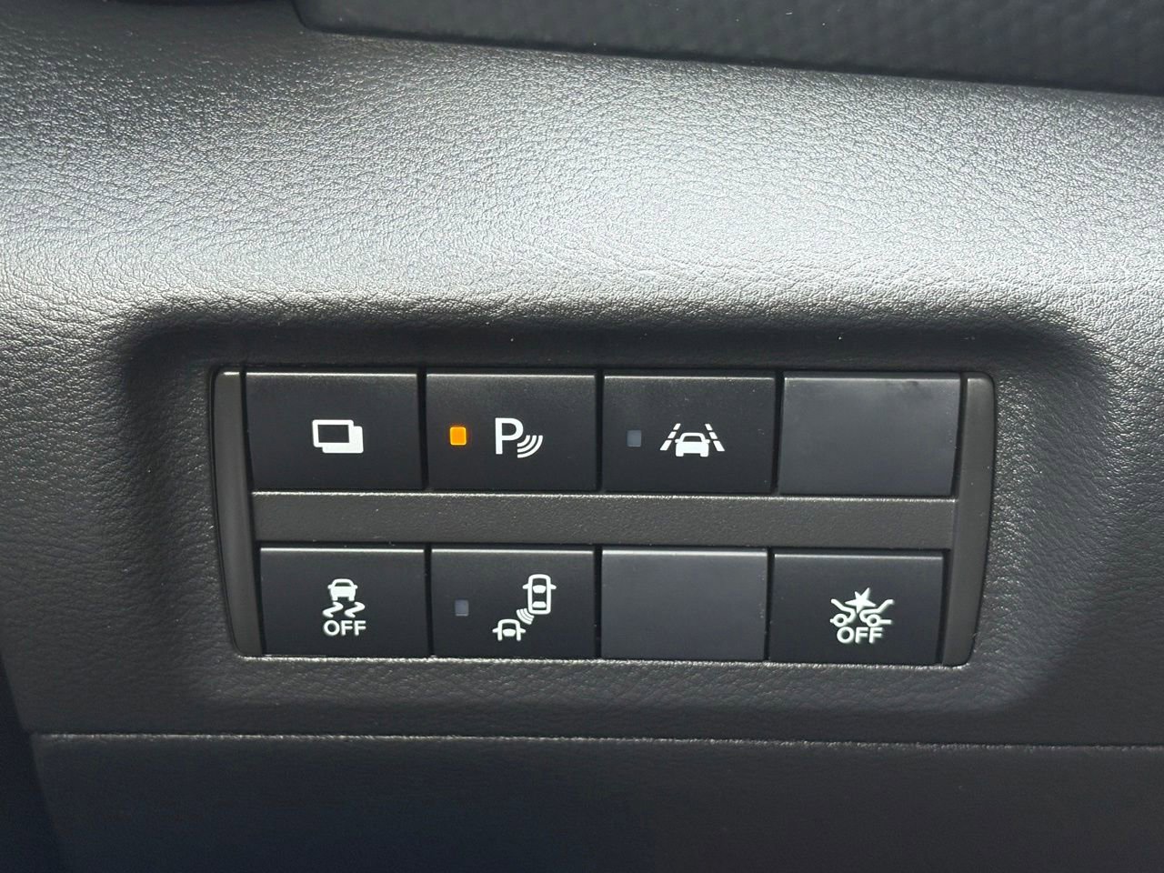 Certified 2025 Nissan Kicks Play S FWD image 21