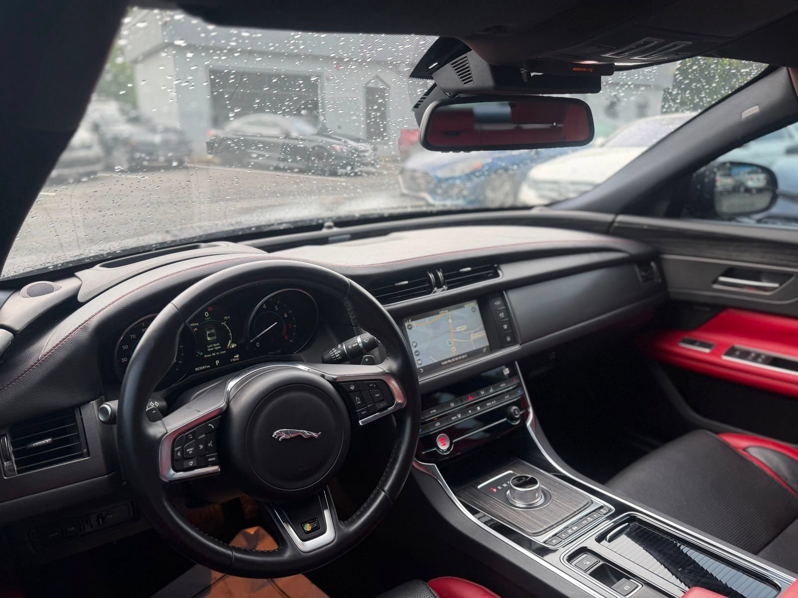 Used 2016 Jaguar XF S RWD image 27