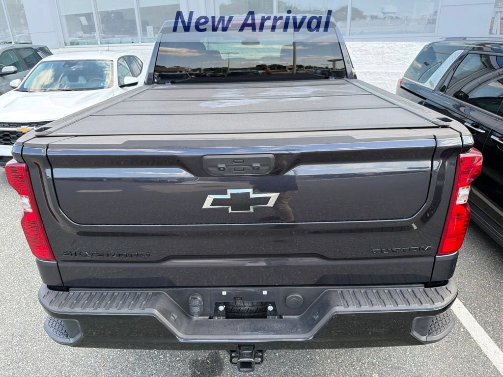 Used 2024 Chevrolet Silverado 1500 Custom Trail Boss w/ LPO, Dark Essentials Package AWD/4WD image 9