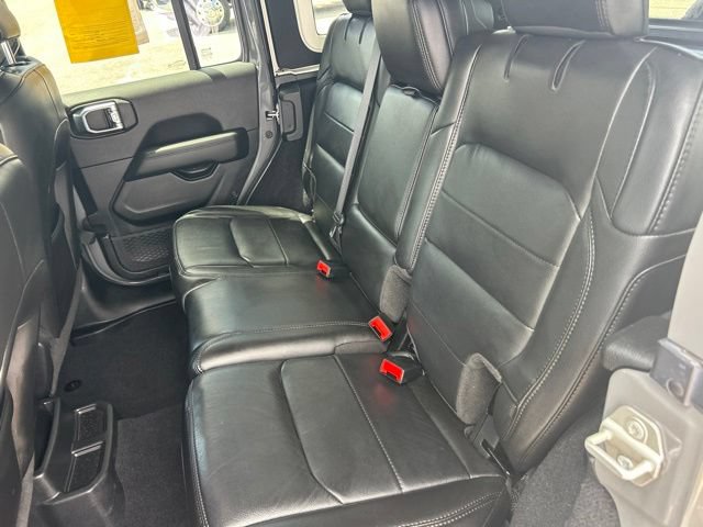 Used 2023 Jeep Wrangler Unlimited Sahara AWD/4WD image 15