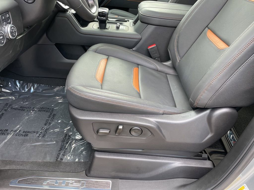 Used 2025 GMC Sierra 1500 AT4 w/ AT4 Premium Package image 9