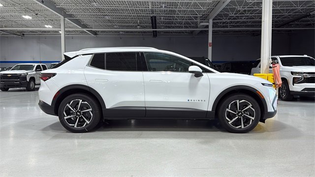 New 2026 Chevrolet Equinox EV LT image 3