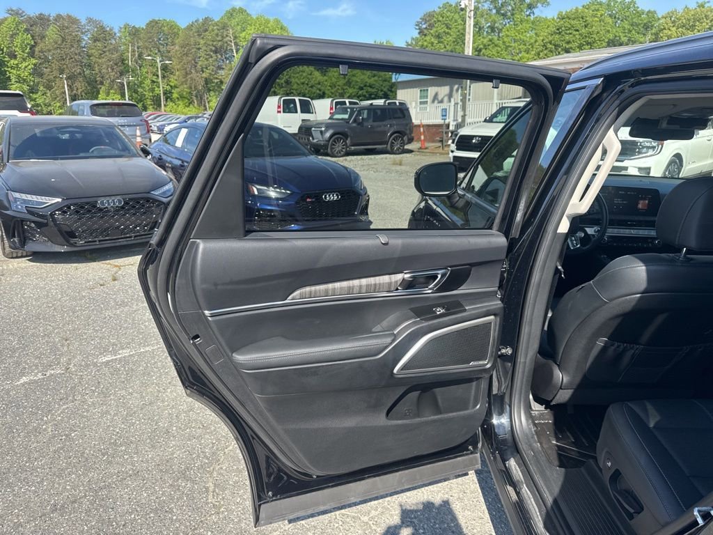 Used 2023 Kia Telluride EX FWD image 27