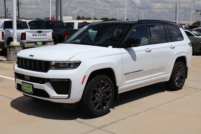 New 2026 Jeep Grand Cherokee L Summit w/ Obsidian Package AWD/4WD image 3
