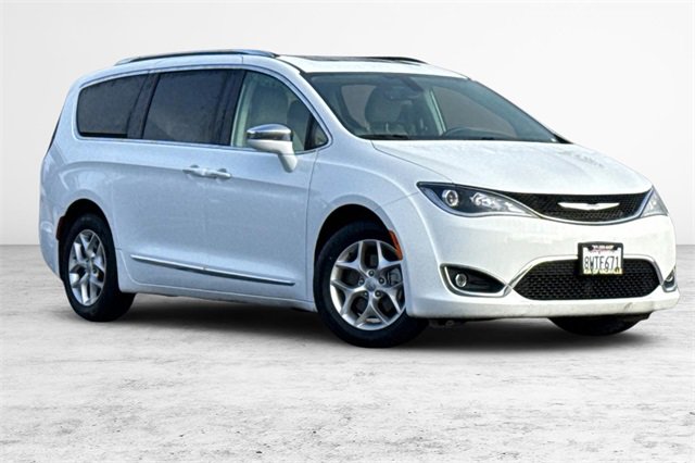 Used 2020 Chrysler Pacifica Limited image 2