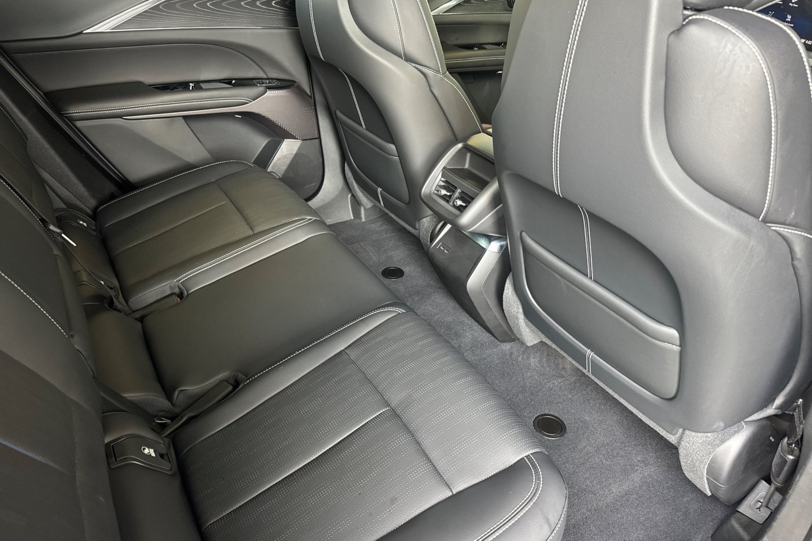 Used 2024 Cadillac Lyriq Luxury RWD image 17