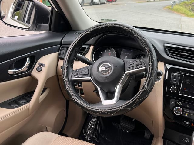 Used 2020 Nissan Rogue SV FWD image 17