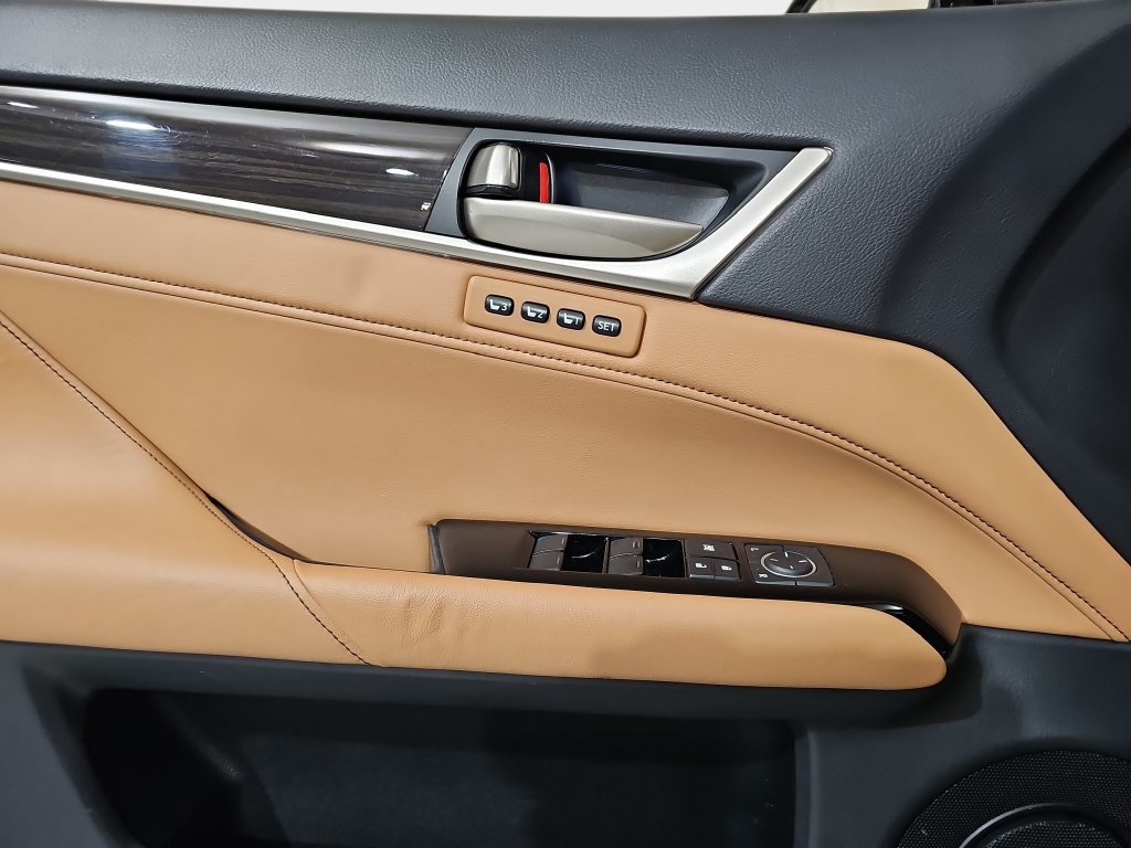 Used 2013 Lexus GS 350 AWD w/ Luxury Pkg w/Cold Weather Pkg image 28