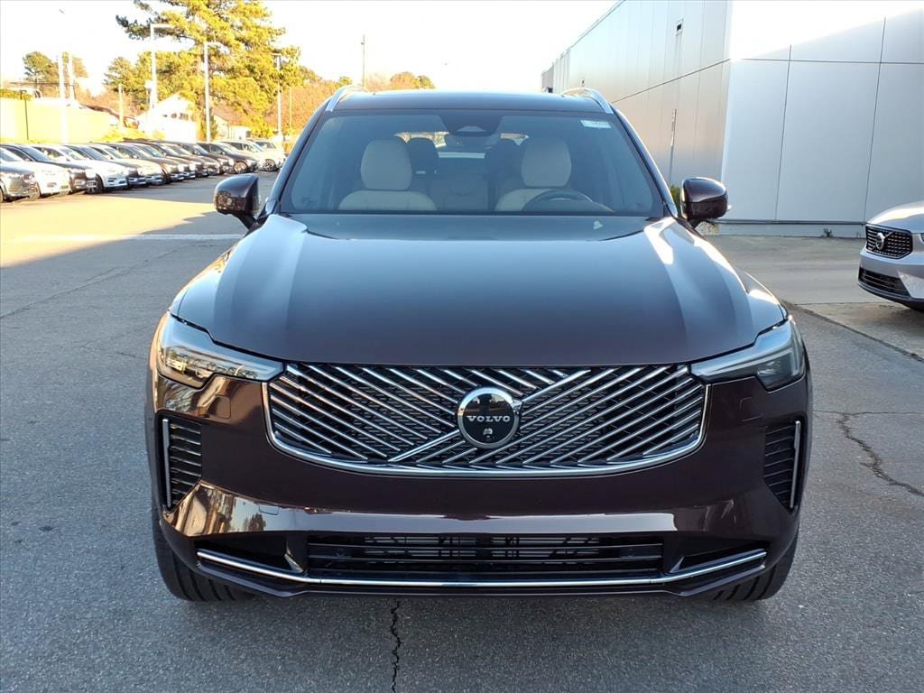 New 2026 Volvo XC90 B5 Plus w/ Protection Package AWD/4WD image 2