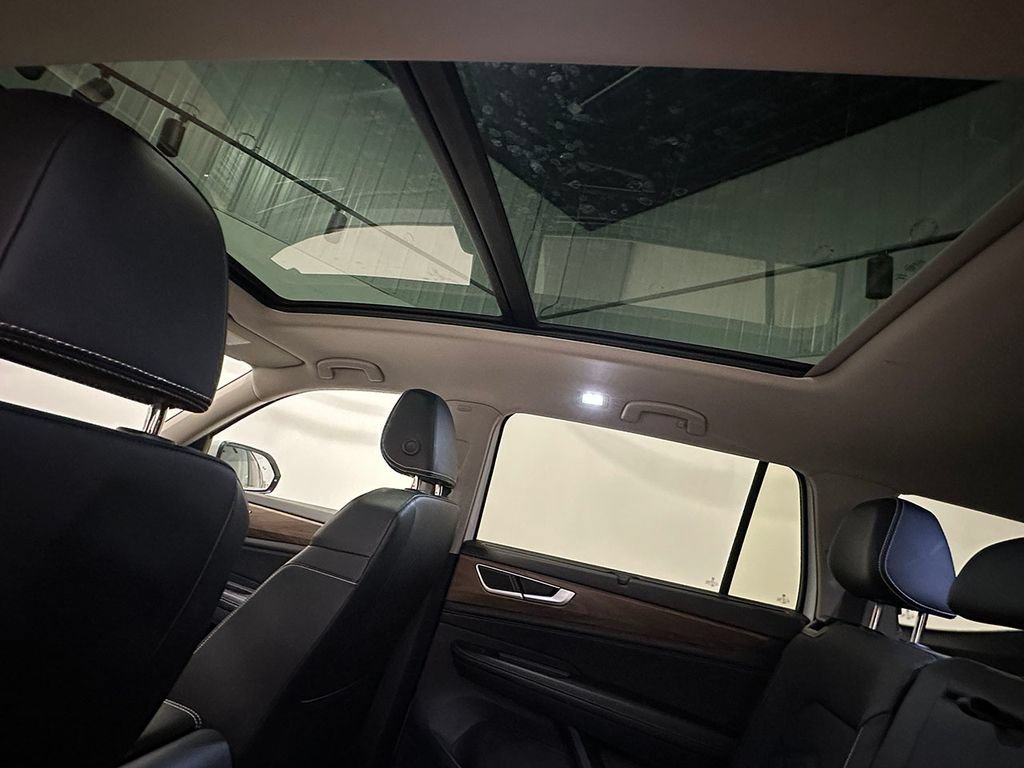 Used 2024 Volkswagen Atlas SE w/ Panoramic Sunroof Package AWD/4WD image 20