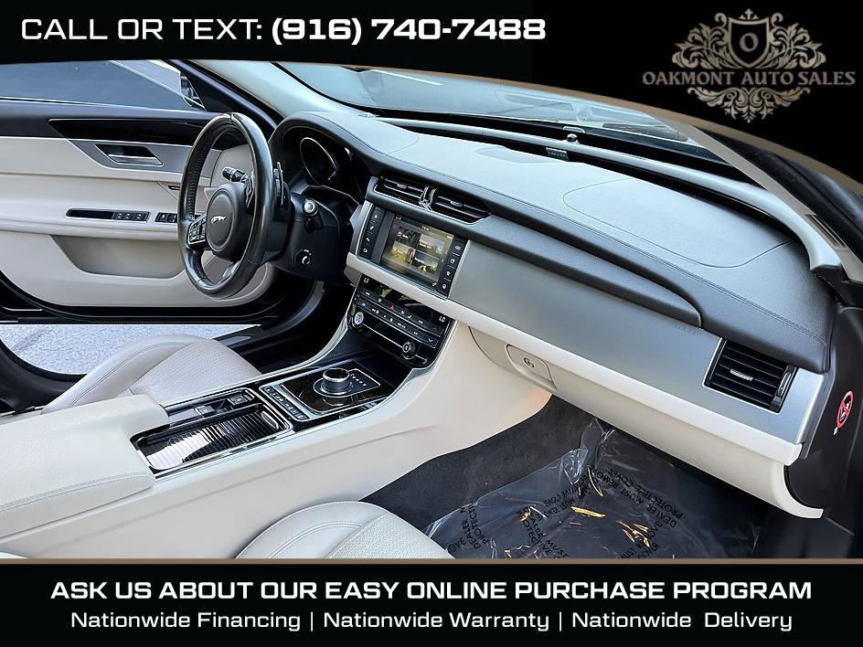 Used 2017 Jaguar XF Prestige RWD image 11