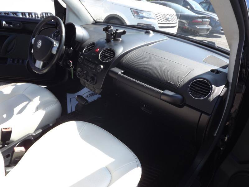 Used 2010 Volkswagen Beetle Convertible FWD image 25