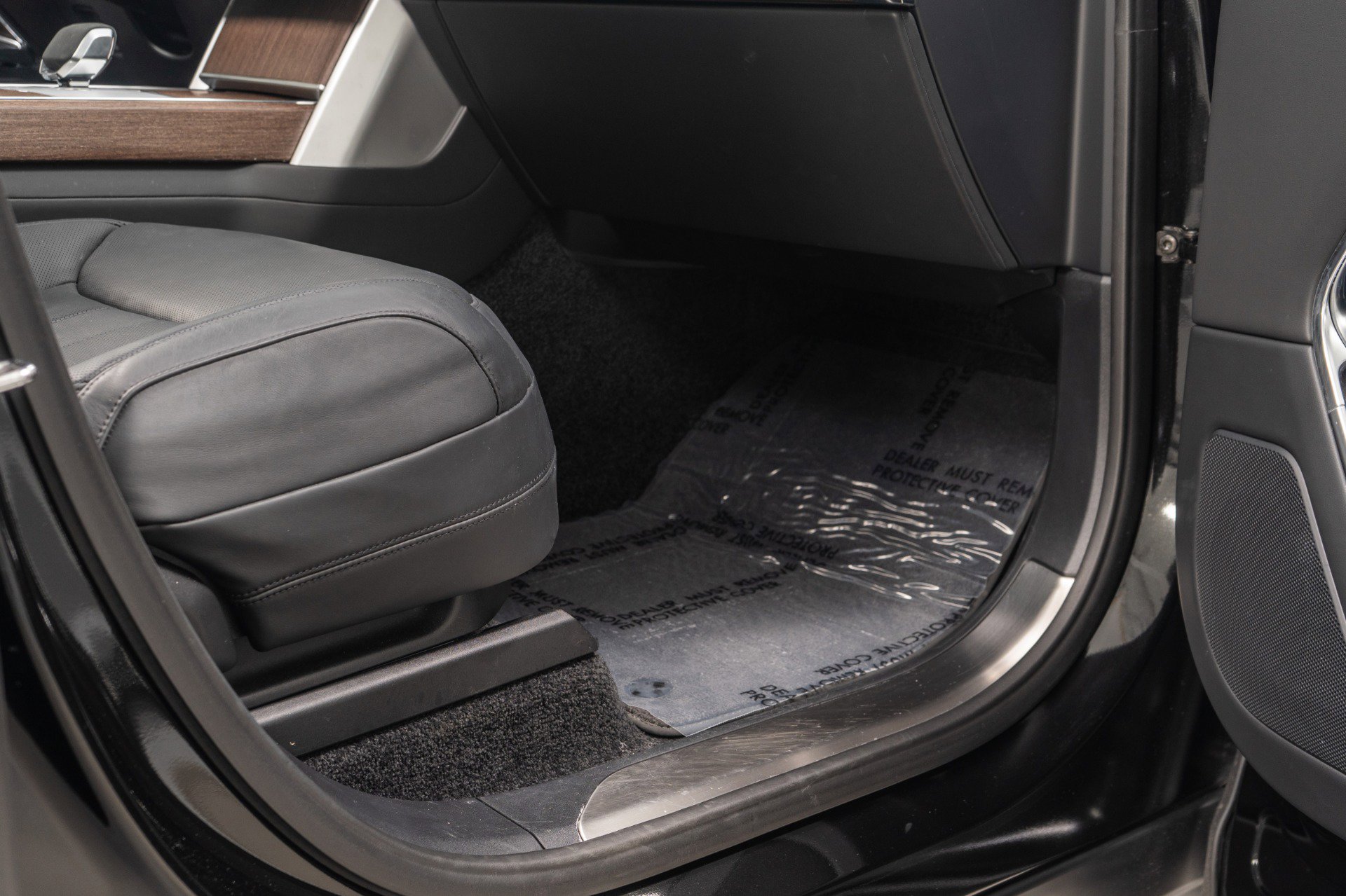 Used 2024 Land Rover Range Rover SE image 27